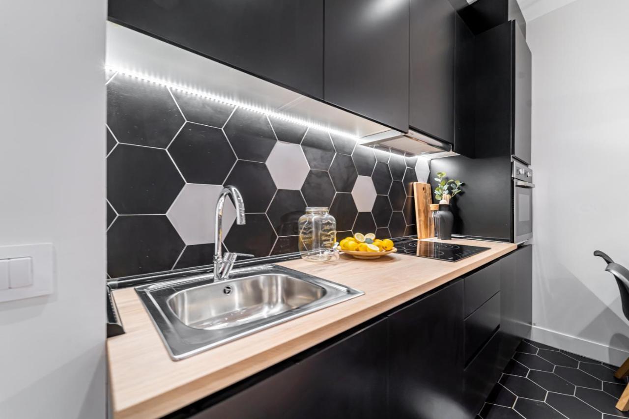 Edsam Madrid Apartments Black Eksteriør bilde