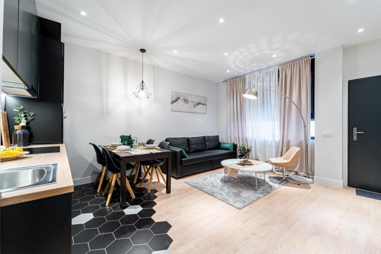 Edsam Madrid Apartments Black Eksteriør bilde