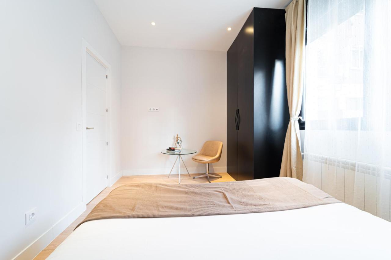 Edsam Madrid Apartments Black Eksteriør bilde